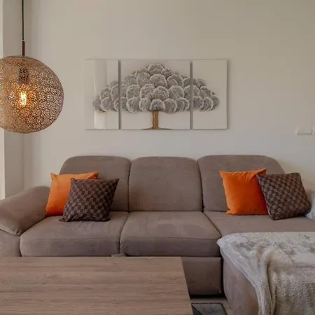 Stylish & Panoramic Views *