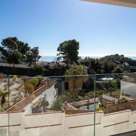 Stylish & Panoramic Views *